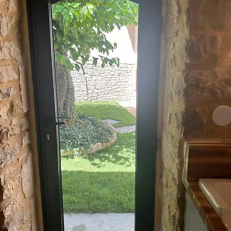 Bergerie Renovee Avec Piscine Chauffee Et Terrain Cloture