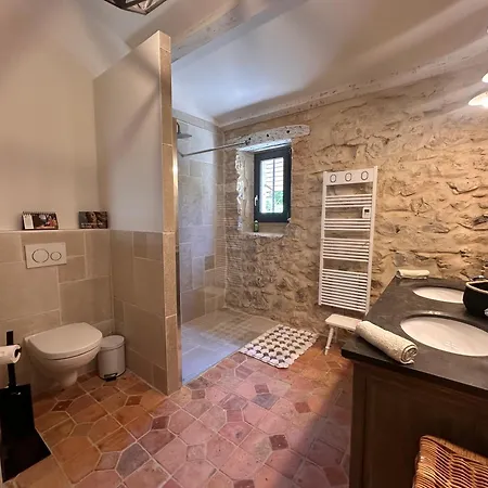 Bergerie Rénovée Avec Piscine Chauffée Et Terrain Clôturé Villa *