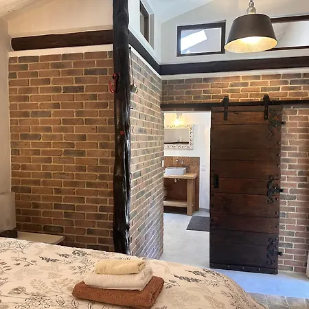 Villa Bergerie Renovee Avec Piscine Chauffee Et Terrain Cloture Vallerargues