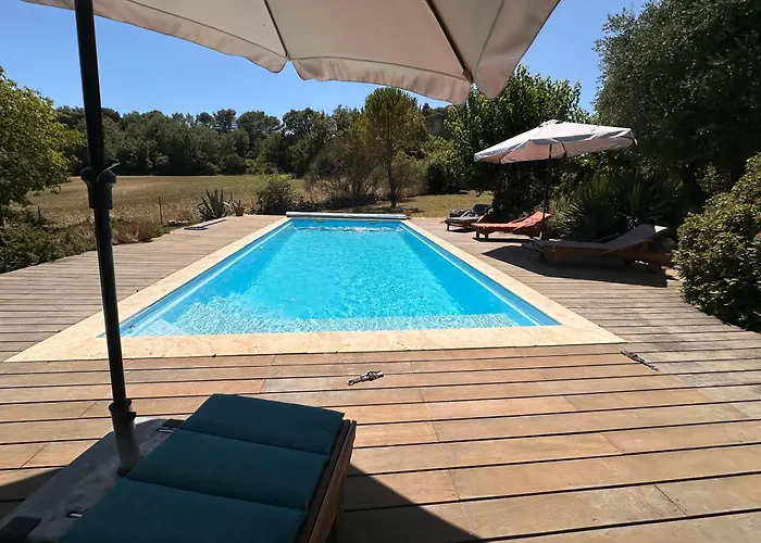 Bergerie Renovee Avec Piscine Chauffee Et Terrain Cloture וילה Vallérargues