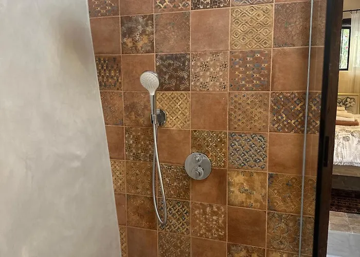 Bergerie Renovee Avec Piscine Chauffee Et Terrain Cloture