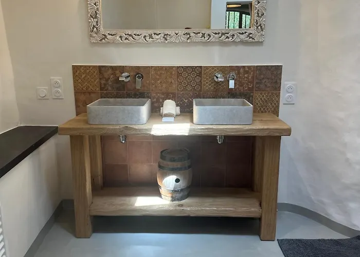 Bergerie Renovee Avec Piscine Chauffee Et Terrain Cloture * Vallérargues