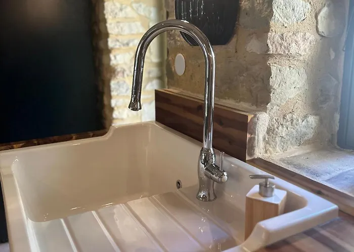 Bergerie Renovee Avec Piscine Chauffee Et Terrain Cloture וילה