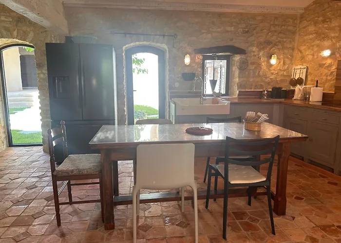 Bergerie Renovee Avec Piscine Chauffee Et Terrain Cloture * Vallérargues