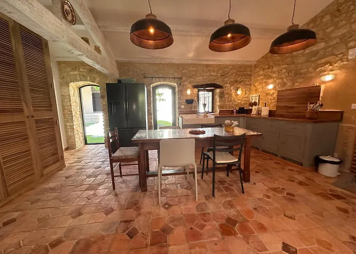Bergerie Renovee Avec Piscine Chauffee Et Terrain Cloture *