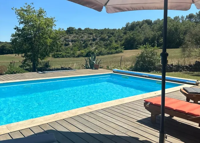 Bergerie Renovee Avec Piscine Chauffee Et Terrain Cloture